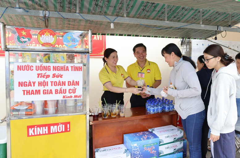 Chùm ảnh: Cử tri cả nước nô nức tham gia 