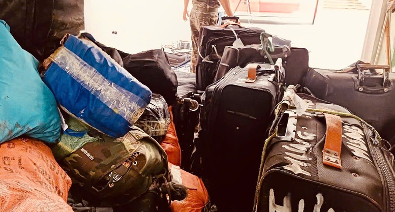 Hải quan phát hiện hơn 1,8 tấn thực phẩm đông lạnh nhập lậu qua biên giới phía Bắc- Ảnh 2.