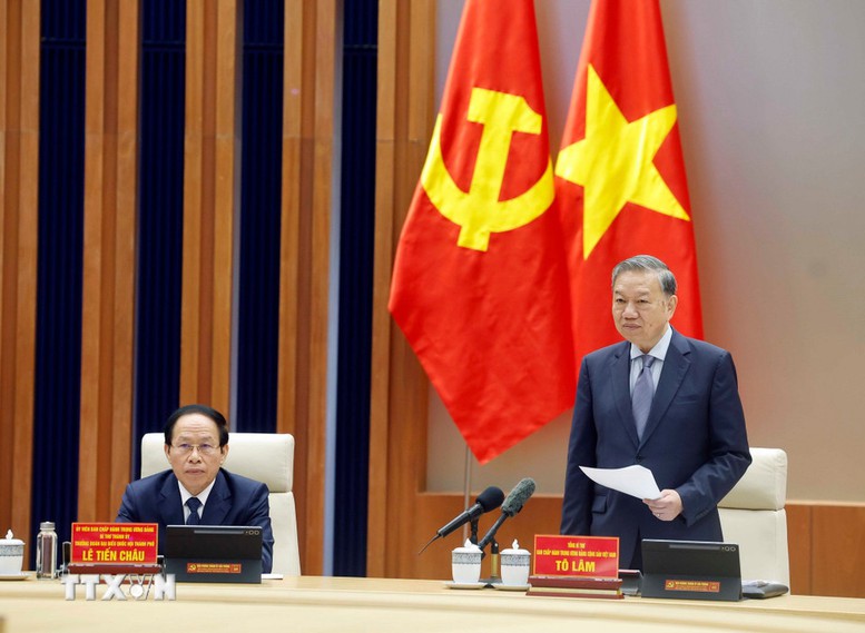 Tổng Bí thư Tô Lâm: Xây dựng thành phố Hải Phòng trở thành trung tâm công nghiệp và cảng biển hiện đại- Ảnh 2. Tổng Bí thư Tô Lâm: Xây dựng thành phố Hải Phòng trở thành trung tâm công nghiệp và cảng biển hiện đại- Ảnh 2.