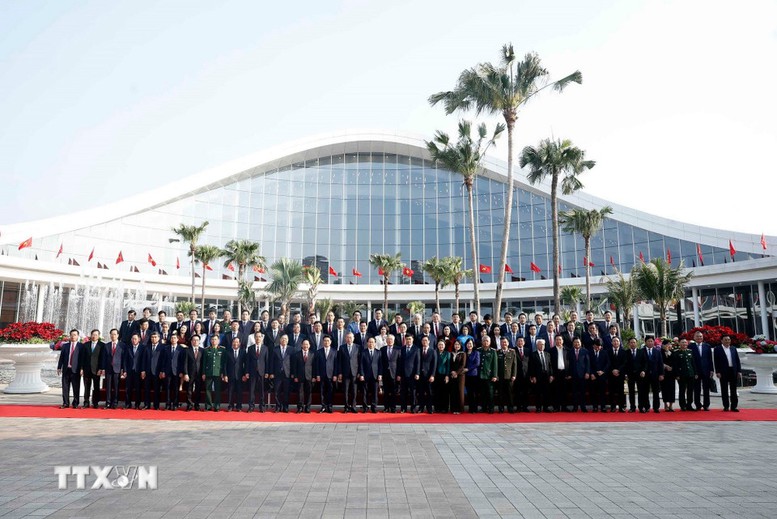 Tổng Bí thư Tô Lâm: Xây dựng thành phố Hải Phòng trở thành trung tâm công nghiệp và cảng biển hiện đại- Ảnh 4. Tổng Bí thư Tô Lâm: Xây dựng thành phố Hải Phòng trở thành trung tâm công nghiệp và cảng biển hiện đại- Ảnh 4.