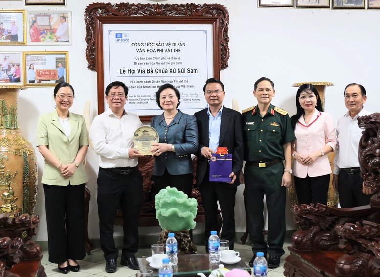 Cấp xã không chỉ phục vụ người dân, mà còn kiến tạo phát triển- Ảnh 8.