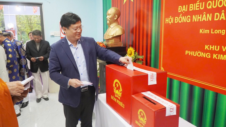 TP. Huế công bố danh sách 53 người trúng cử đại biểu HĐND Thành phố- Ảnh 1.