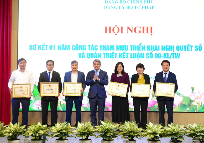 Đưa thể chế từ ‘điểm nghẽn của điểm nghẽn’ trở thành lợi thế cạnh tranh - Ảnh 3.