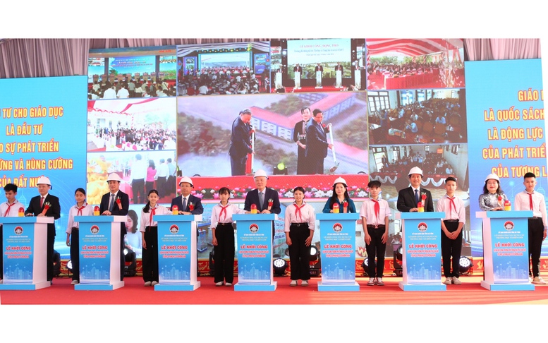 Phó Thủ tướng Thường trực Nguyễn Hòa Bình dự lễ khởi công dự án xây dựng Trường nội trú liên cấp Tiểu học – THCS Hương Xuân