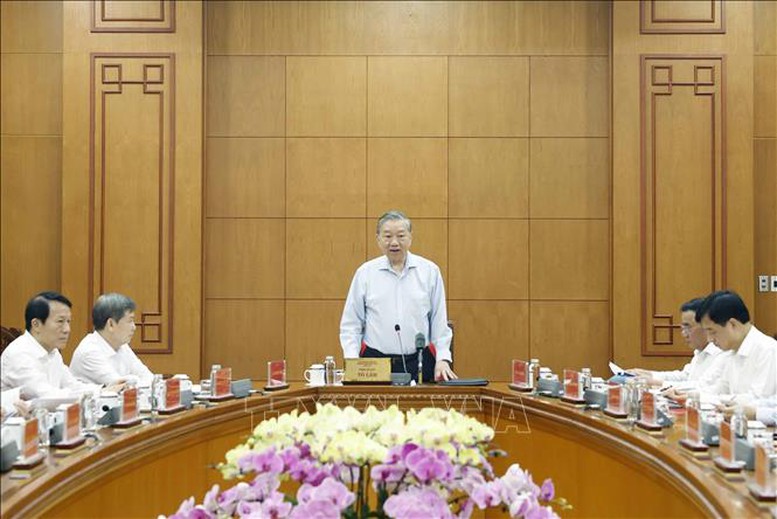 Tiếp tục kiên quyết, kiên trì đấu tranh chống 'giặc nội xâm'&nbsp;với tư duy, cách làm mới