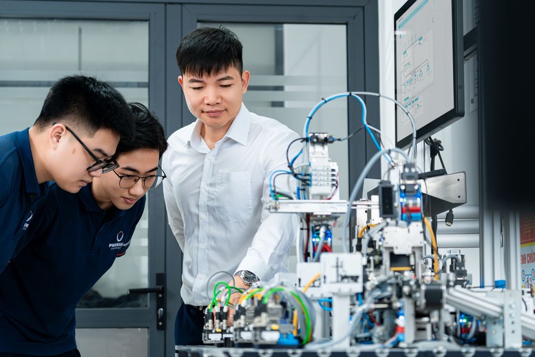 Kết quả đăng ký xét tuyển đại học 2026: Sự chuyển dịch khác biệt- Ảnh 2.