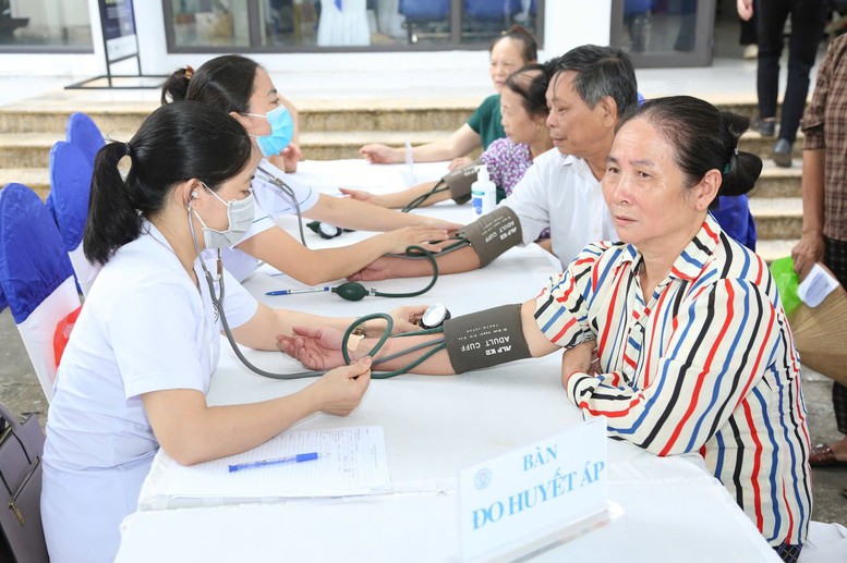 Đề xuất lộ trình ưu tiên khám sức khỏe định kỳ, khám sàng lọc miễn phí - Ảnh 1.