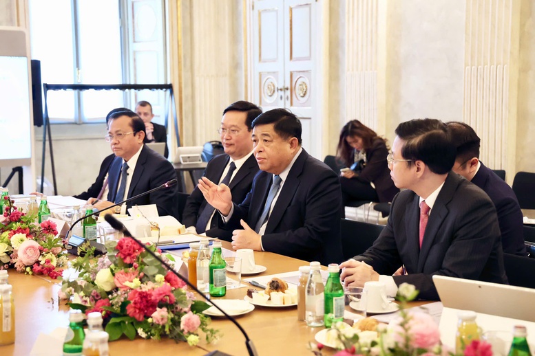 Hoan nghênh Tập đoàn ngân hàng-tài chính lớn nhất Italy đồng hành cùng kinh tế Việt Nam- Ảnh 2.