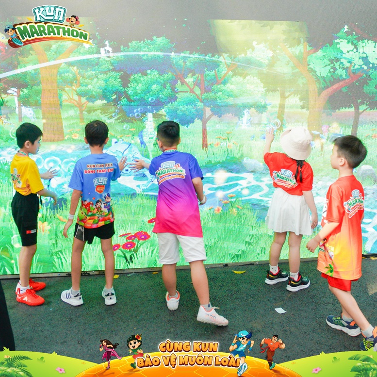 Kun Marathon 2026: Thông điệp "Bảo vệ muôn loài" được hàng nghìn phụ huynh hưởng ứng- Ảnh 4.