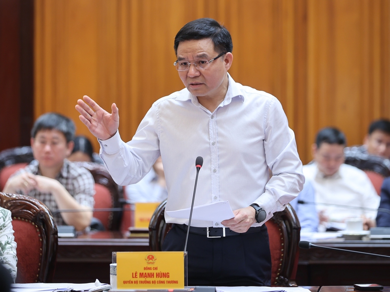 Thủ tướng: Chủ động đáp ứng đủ nhu cầu năng lượng, xăng dầu cho sản xuất, kinh doanh và tiêu dùng- Ảnh 7. Thủ tướng: Chủ động đáp ứng đủ nhu cầu năng lượng, xăng dầu cho sản xuất, kinh doanh và tiêu dùng- Ảnh 7.