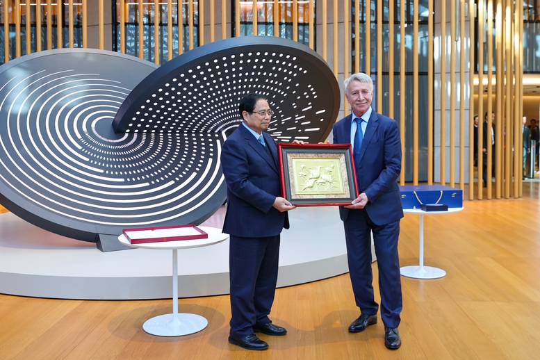 Thủ tướng thăm tập đoàn khí đốt hàng đầu của Nga, thúc đẩy các dự án LNG lớn tại Việt Nam- Ảnh 5.