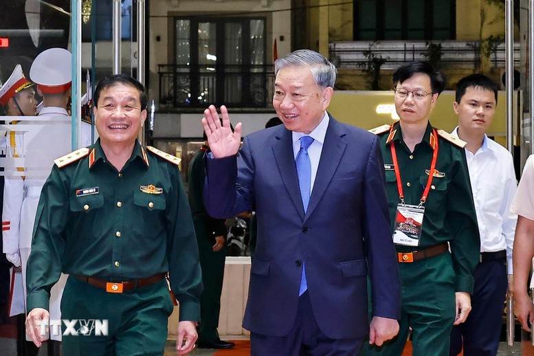 Tổng Bí thư và Chủ tịch Quốc hội dự chương trình nghệ thuật "Thanh âm dưới ánh Mặt trời"- Ảnh 1.