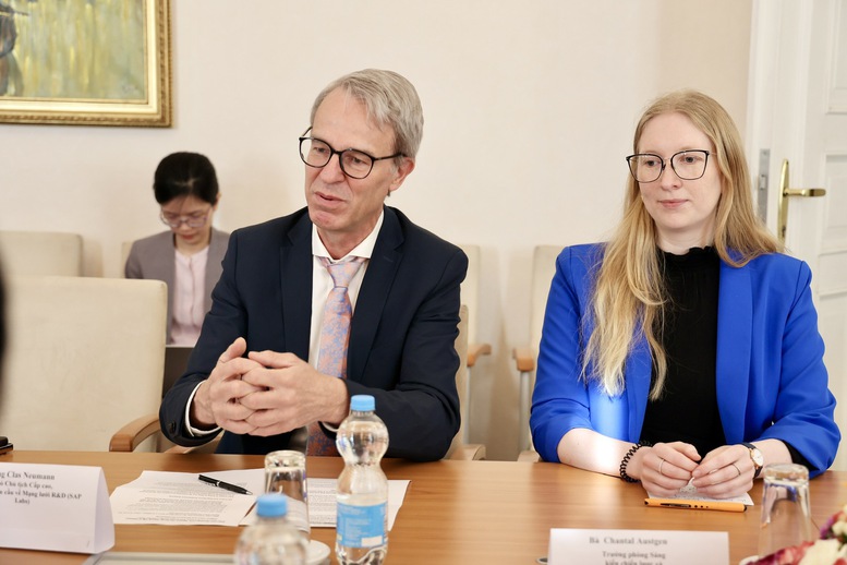 Khuyến khích Tập đoàn phần mềm doanh nghiệp lớn nhất thế giới hỗ trợ doanh nghiệp Việt vươn ra toàn cầu- Ảnh 2.