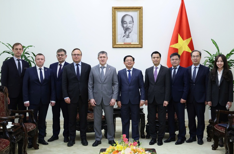 Phó Thủ tướng Hồ Quốc Dũng tiếp Thống đốc tỉnh Perm, Liên bang Nga- Ảnh 3.