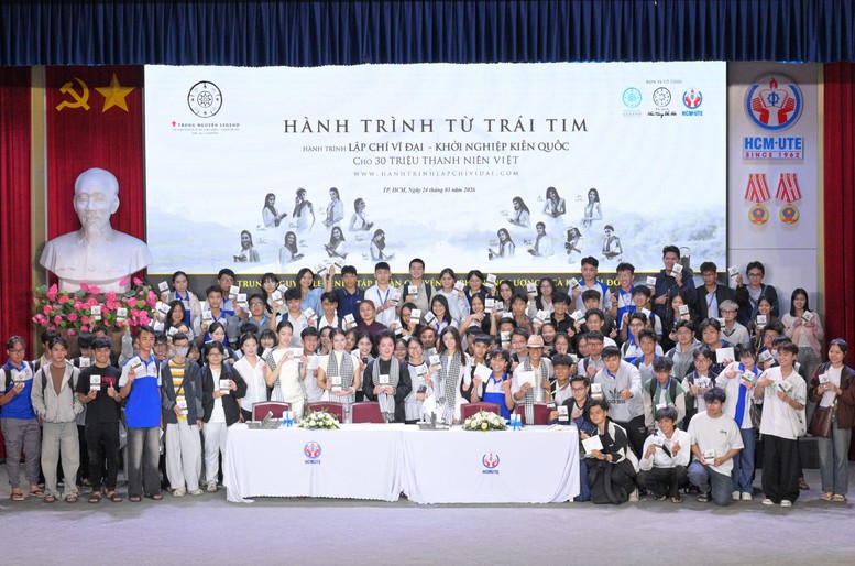 'Hành trình từ trái tim' của Trung Nguyên Legend lan tỏa tri thức và khát vọng cho hơn 30 triệu thanh niên- Ảnh 1.