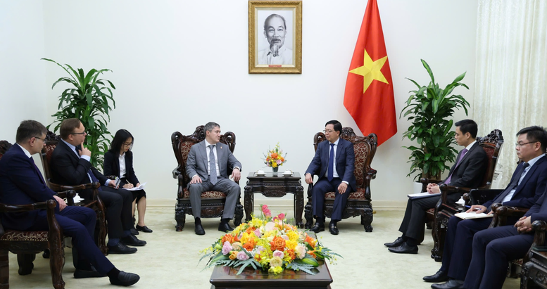 Phó Thủ tướng Hồ Quốc Dũng tiếp Thống đốc tỉnh Perm, Liên bang Nga- Ảnh 2.