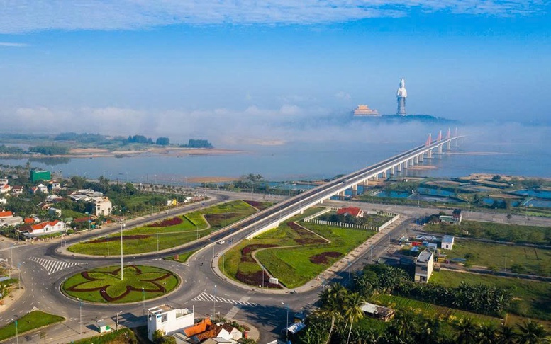 Quảng Ngãi: Bước ngoặt từ thủ phủ công nghiệp miền Trung sang phát triển đô thị, dịch vụ