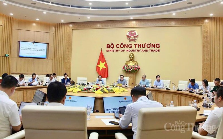 Quyết tâm triển khai sớm lộ trình chuyển đổi sang xăng E10