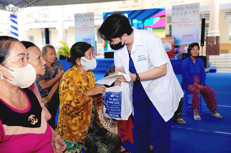 Long Châu tiếp tục là nhà thuốc Việt Nam duy nhất thắng giải thưởng lớn tại Healthcare Asia Pharma Award- Ảnh 3.