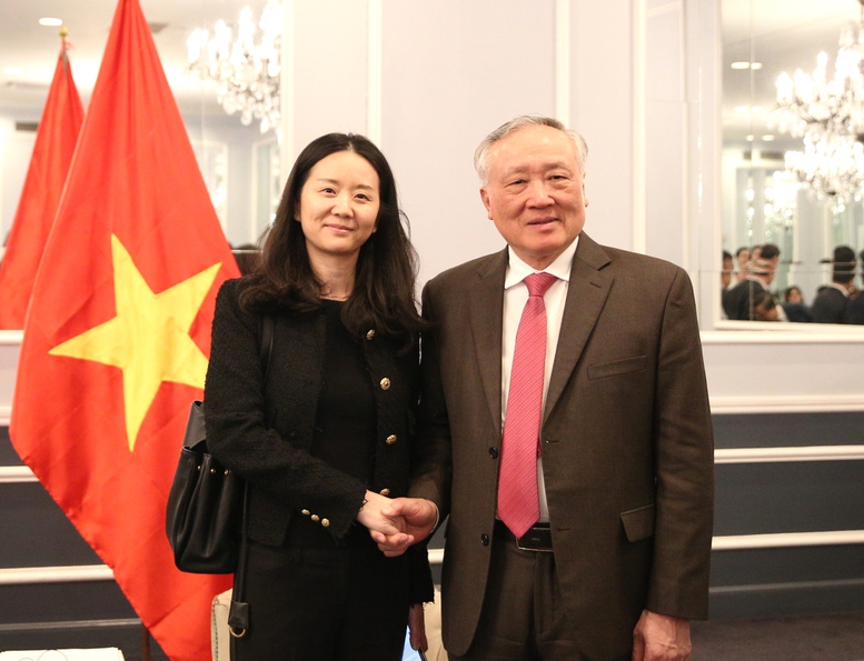 Phó Thủ tướng Thường trực Nguyễn Hòa Bình tiếp Bộ trưởng Tài chính bang California- Ảnh 4. Phó Thủ tướng Thường trực Nguyễn Hòa Bình tiếp Bộ trưởng Tài chính bang California- Ảnh 4.