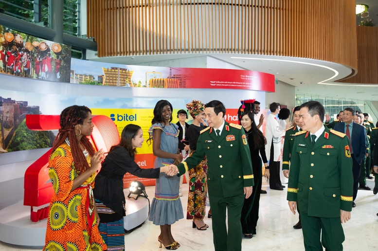 Viettel: 20 năm từ đầu tư quốc tế đến "đại sứ ngoại giao"- Ảnh 4.