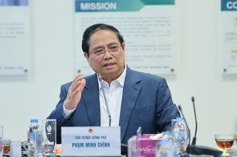 Thủ tướng làm việc tại Nhà máy Lọc hóa dầu Nghi Sơn và khảo sát địa điểm xây dựng kho dầu chiến lược- Ảnh 2. Thủ tướng làm việc tại Nhà máy Lọc hóa dầu Nghi Sơn và khảo sát địa điểm xây dựng kho dầu chiến lược- Ảnh 2.