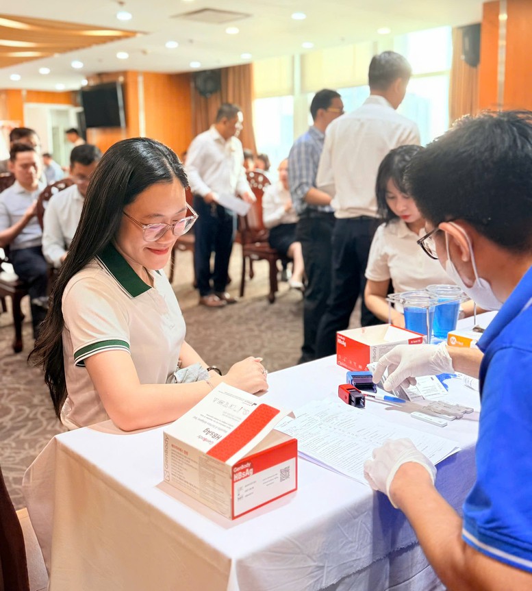 Vietcombank TPHCM hiến tặng 222 đơn vị máu trong Tháng Thanh niên- Ảnh 2.