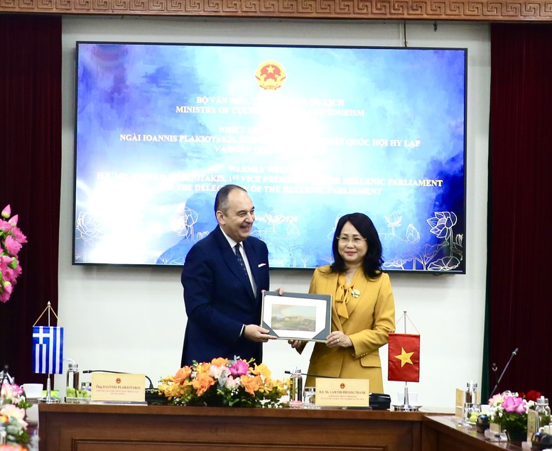 Hợp tác VHTTDL giữa Việt Nam và Hy Lạp sẽ có những bước phát triển mới- Ảnh 2. Hợp tác VHTTDL giữa Việt Nam và Hy Lạp sẽ có những bước phát triển mới- Ảnh 2.