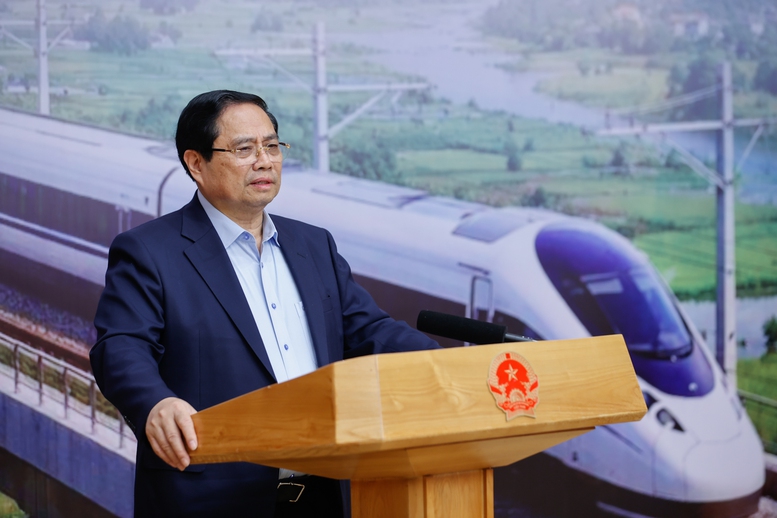Thủ tướng: Tối ưu hóa hiệu quả các dự án và làm chủ công nghệ đường sắt- Ảnh 6. Thủ tướng: Tối ưu hóa hiệu quả các dự án và làm chủ công nghệ đường sắt- Ảnh 6.