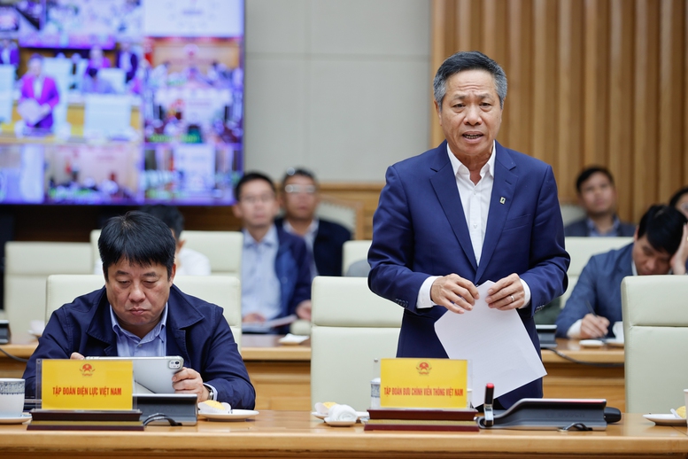 Thủ tướng: Tối ưu hóa hiệu quả các dự án và làm chủ công nghệ đường sắt- Ảnh 11. Thủ tướng: Tối ưu hóa hiệu quả các dự án và làm chủ công nghệ đường sắt- Ảnh 11.