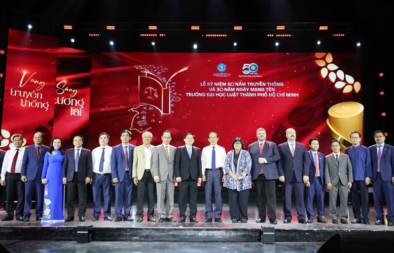 Phó Thủ tướng Hồ Quốc Dũng dự kỷ niệm 50 năm truyền thống Đại học Luật TPHCM- Ảnh 7.