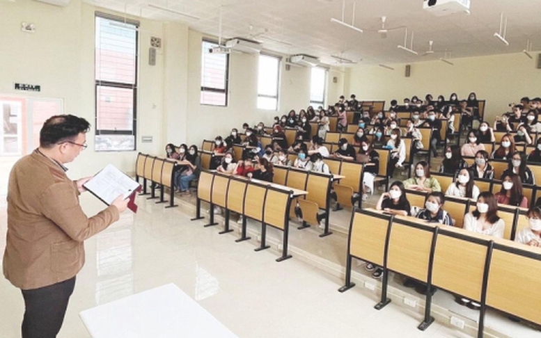 Căn cứ xác định cơ cấu viên chức khi xét thăng hạng giảng viên