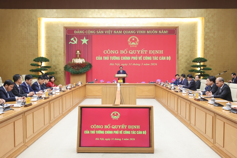 Thủ tướng trao quyết định bổ nhiệm Giám đốc Đại học Quốc gia Hà Nội- Ảnh 3.