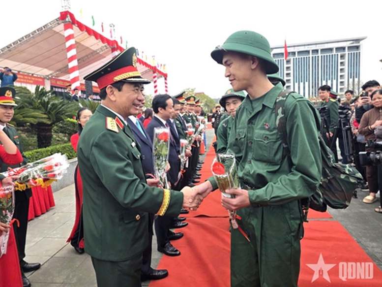 Nô nức Ngày hội tòng quân-Tự tin tiếp bước cha anh- Ảnh 1. Nô nức Ngày hội tòng quân-Tự tin tiếp bước cha anh- Ảnh 1.