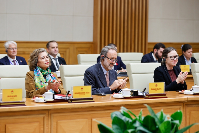 Thủ tướng Chính phủ Phạm Minh Chính tiếp các Đại sứ, Đại biện EU tại Việt Nam- Ảnh 4.