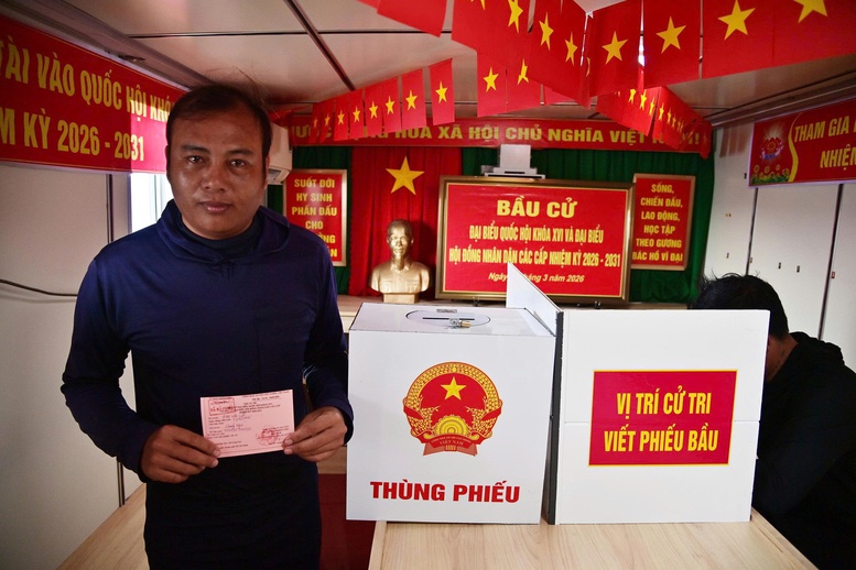 Thực hiện quyền cử tri nơi thềm lục địa phía nam của Tổ quốc- Ảnh 2. Thực hiện quyền cử tri nơi thềm lục địa phía nam của Tổ quốc- Ảnh 2.