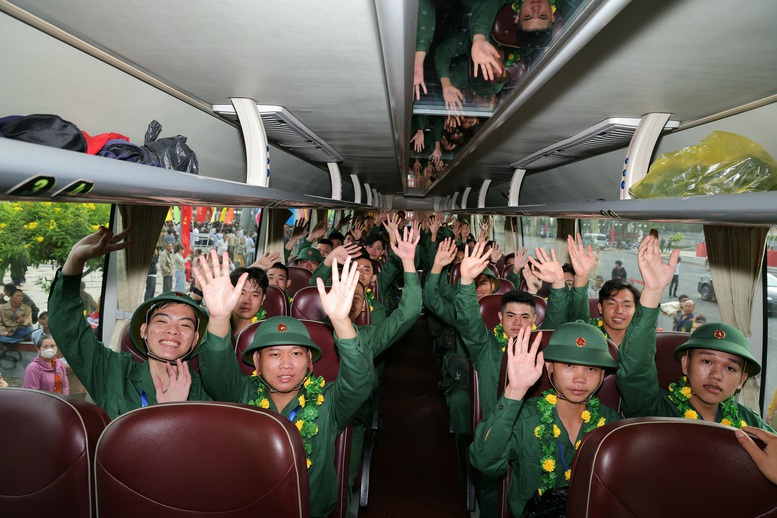 Nô nức 'ngày hội tòng quân' tại các tỉnh Đồng bằng sông Cửu Long- Ảnh 2.