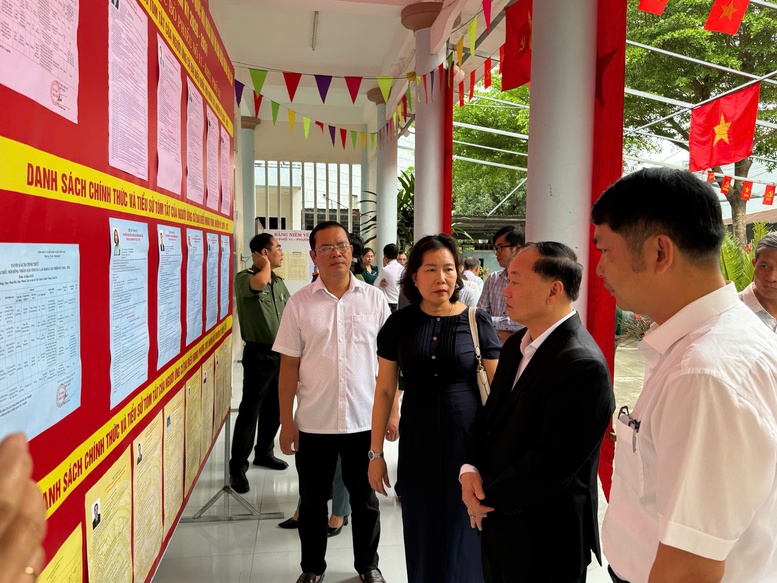 Lãnh đạo tỉnh Gia Lai kiểm tra công tác chuẩn bị bầu cử tại các xã, phường- Ảnh 1.