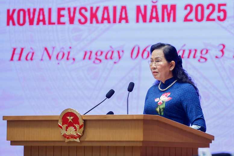 Thủ tướng: Phụ nữ Việt Nam vượt qua chính mình, trở thành lực lượng nòng cốt, nhân tố kiến tạo tiến trình đổi mới và phát triển- Ảnh 7.