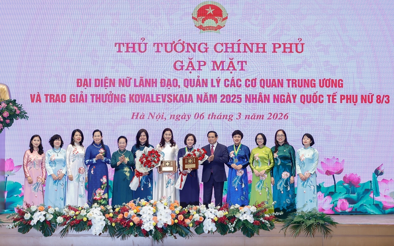 Thủ tướng: Phụ nữ Việt Nam vượt qua chính mình, trở thành lực lượng nòng cốt, nhân tố kiến tạo tiến trình đổi mới và phát triển