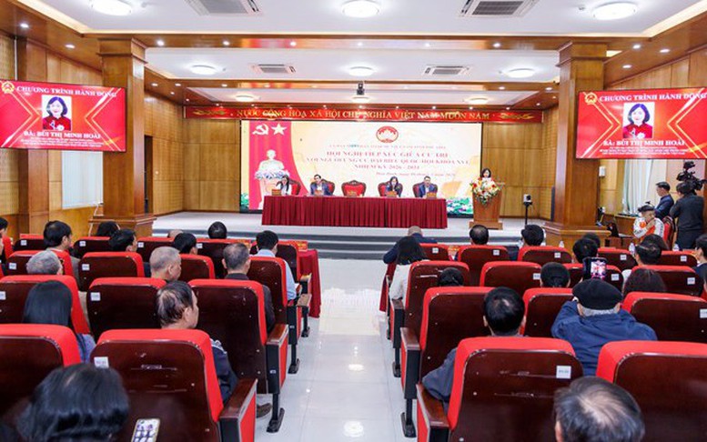 Chủ tịch Uỷ ban Trung ương MTTQ Việt Nam Bùi Thị Minh Hoài tiếp xúc cử tri tỉnh Phú Thọ