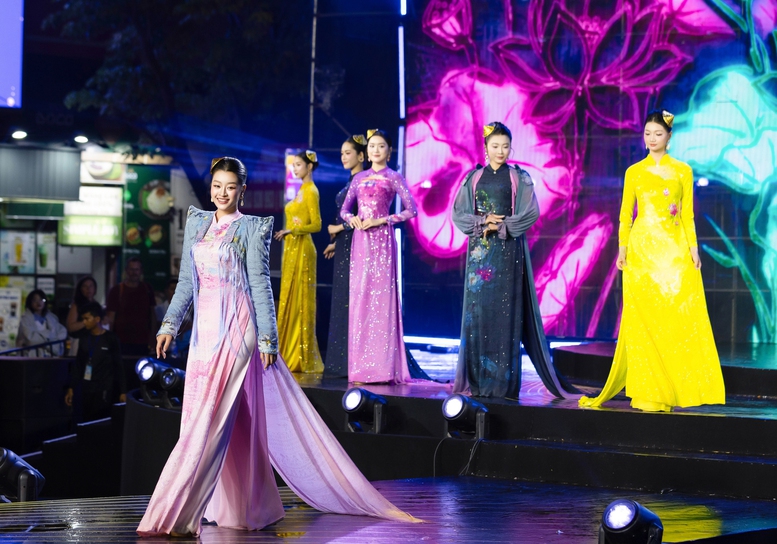 NTK Đỗ Trịnh Hoài Nam đưa nghệ thuật tranh đá quý lên áo dài Việt Nam- Ảnh 7.