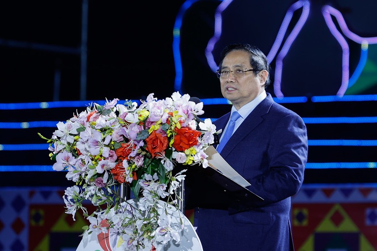 Thủ tướng Phạm Minh Ch&iacute;nh dự lễ khai mạc Lễ hội Hoa Ban tỉnh Điện Bi&ecirc;n năm 2026- Ảnh 6.