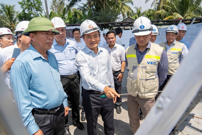 Tháo gỡ vướng mắc vật liệu, đẩy nhanh tiến độ loạt dự án giao thông trọng điểm phía Nam- Ảnh 2.