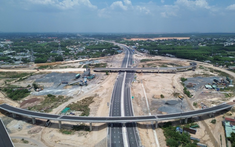 Yêu cầu “nhanh - đúng - trúng - chuẩn” trong thi công các dự án giao thông trọng điểm phía Nam