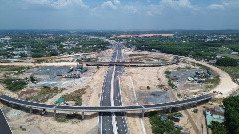 Tháo gỡ vướng mắc vật liệu, đẩy nhanh tiến độ loạt dự án giao thông trọng điểm phía Nam- Ảnh 3.