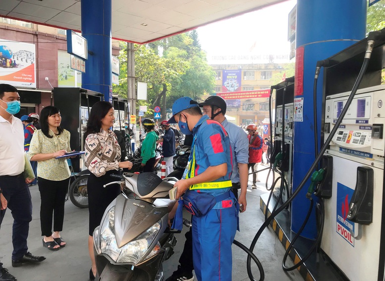 Giảm thuế nhập khẩu một số mặt hàng xăng dầu về 0%- Ảnh 1. Giảm thuế nhập khẩu một số mặt hàng xăng dầu về 0%- Ảnh 1.