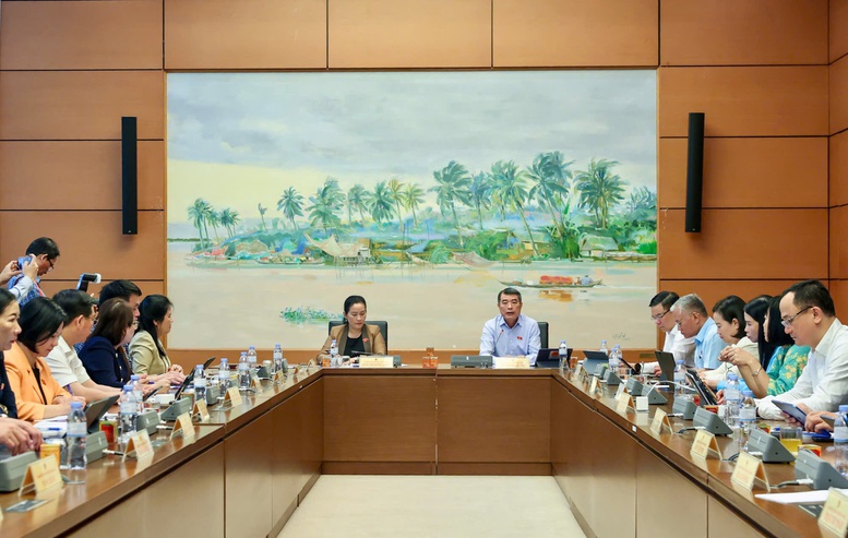 Thủ tướng: Quyết tâm tăng trưởng 2 con số trên nền tảng vững chắc là ổn định kinh tế vĩ mô- Ảnh 3.