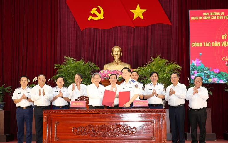 Đồng hành cùng ngư dân, củng cố 'thế trận lòng dân' trên biển Tây Nam