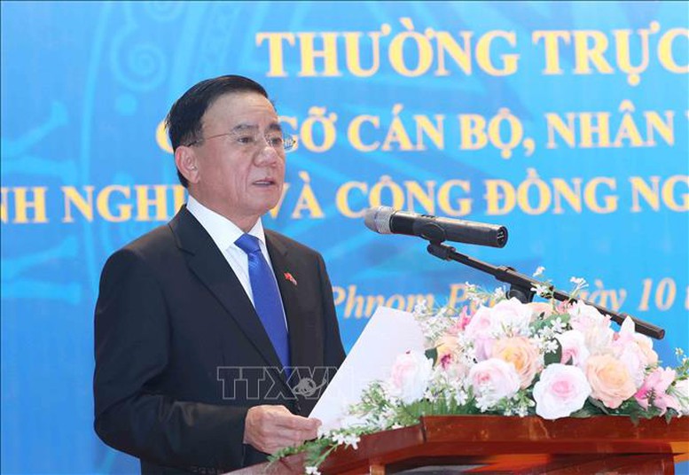 Thường trực Ban Bí thư Trần Cẩm Tú gặp gỡ cộng đồng người Việt Nam tại Campuchia- Ảnh 3. Thường trực Ban Bí thư Trần Cẩm Tú gặp gỡ cộng đồng người Việt Nam tại Campuchia- Ảnh 3.